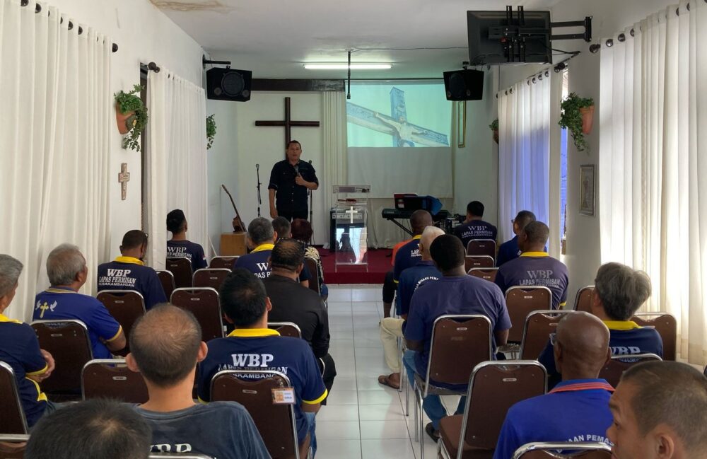 Pdt. Herman Sjahthi 2